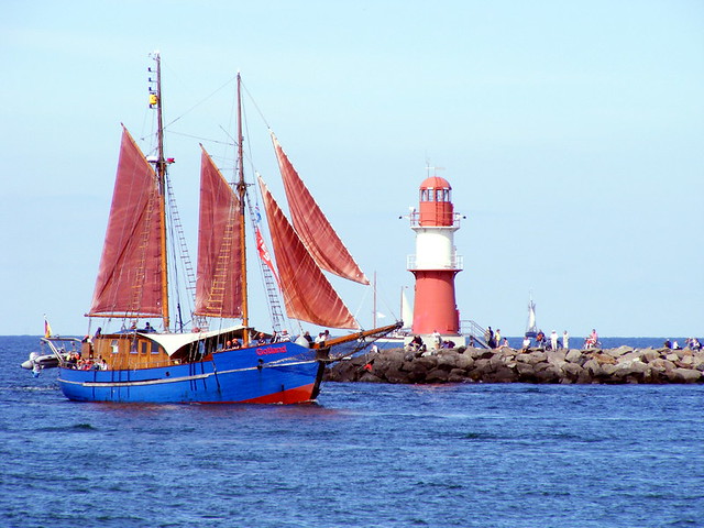 Sailboat at the lighthouse