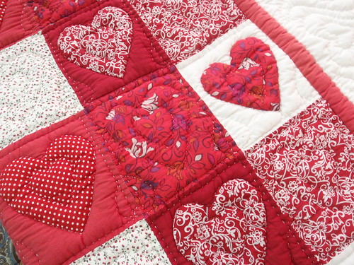 Mekong Quilts heart quilt close up