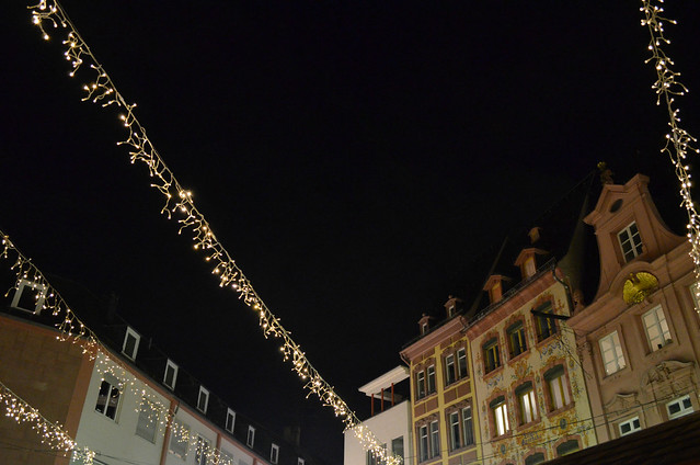 Mainz Weihnachtsmarkt light and buildings