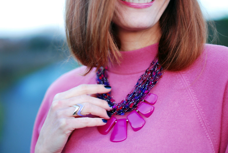 Pink sweater & Radiant Orchid statement necklace