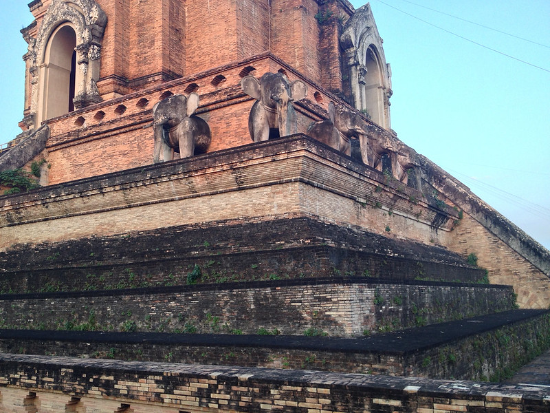 Phra Dhatu Chedi Luang Architectural Details