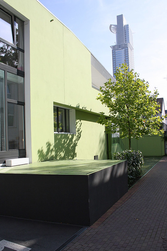 Green Oasis - House in Frankfurt by Meixner Schlüter Wendt architects