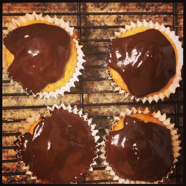 Elvis cupcakes for Jay's birthday! Banana cupcakes, filled with peanut buttercream, topped with ganache. #whatveganseat