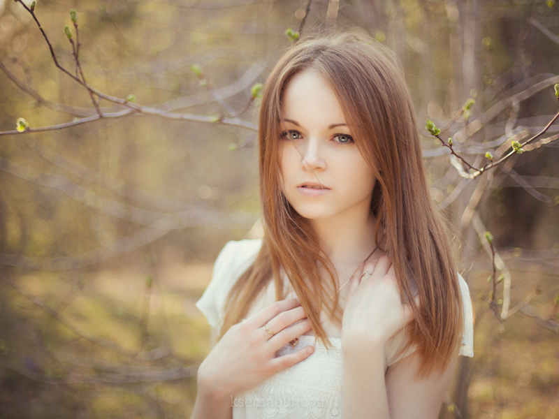Фотосессия девушки на природе, фотосъемка с цветами, фотосессия в парке, фотограф Новосибирск, профессиональный фотограф
