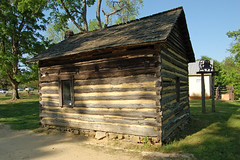 House, Log Cabin/House 