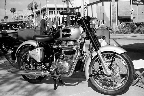 Royal Enfield Classic 500 Motorcycle - Olympus Wide-S (Wide Super) - TMAX 100