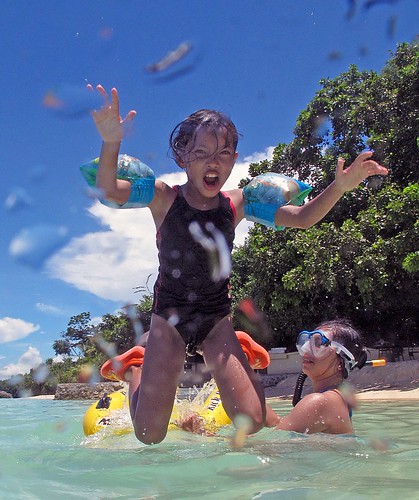 water girl fun jump jumping wasser child philippines cebu spass philippinen springen