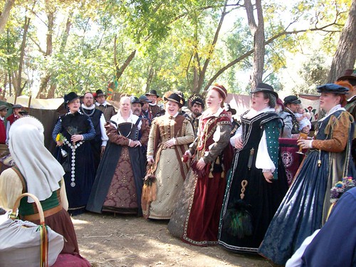 Singing ladies at the Northern California Renaissance Faire at Casa de Fruta, CA - renfaire03