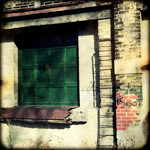 autumn brown ontario canada green fall wall vintage graffiti october rusty weathered aged stratford textured antiqued ttv fakettv nikond40x d40x