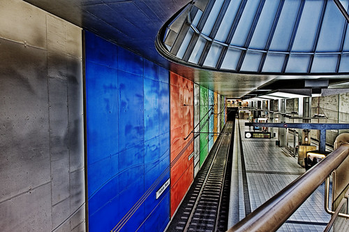 blue red green train photoshop germany underground colours metro frankfurt vivid fair rails messe u4 festhalle