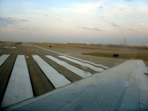 morning march flight msp kansascity 2008 takeoff runway nwa northwestairlines mci dc9 kci minneapolisstpaul kmsp kansascityinternationalairport kmci rwy19l runway19l
