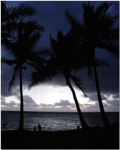 ocean family sea beach beautiful clouds sunrise hawaii oahu archive august pacificocean 2008 beachhouse aquaenergydesignstudio windsandwater gününeniyisi