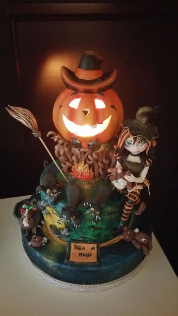 Halloween Cake by Giovanna Foca