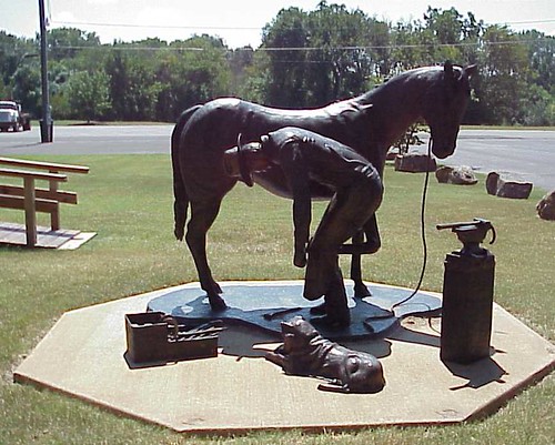 sculpture horse oklahoma publicart farrier bronzesculpture bronzes osagecounty pawhuska