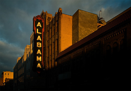 sunset typography neon signage d200 fromthecar broodingsky amberlight inshadow alabamatheater 1755f28 755mm the1920s