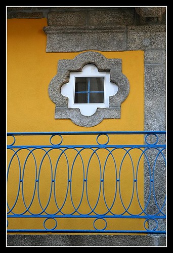 blue white portugal window yellow stone wall colours balcony porto colourful ysplix portugalmegashots pffgporto2007 janelasportuguesas