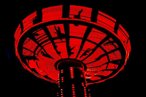 silhouette swings fair ufo amusementpark spaceship inmotion hersheypark swingers closeencounter swingersafterdark