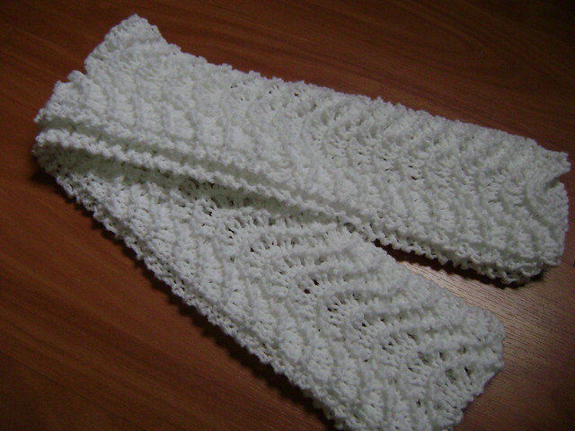 golden bird knits: Simple Lace Scarf Pattern