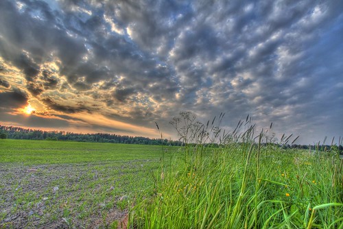 sunset field canon 7d hdr efs1022