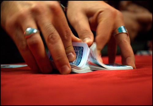 Poker Texas Hold'em: Shuffling Cards