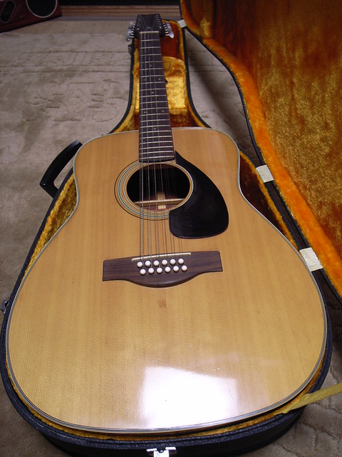 Photo：YAMAHA 12 Strings guitar FG-230 By matsuyuki