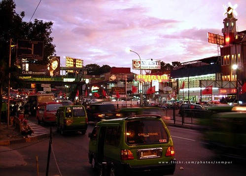 sunset evening downtown lighttrails bogor speedoflight angkot 5photosaday baranangsiang