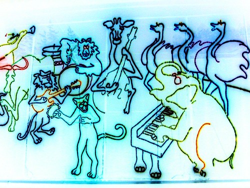 light elephant night oregon portland drums zoo monkey december guitar lion piano 2006 ostrich pete giraffe 500views inverted saxophone picnik hp635 washingtonpark oregonzoo zoolights muskox inversed pete4ducks peteliedtke