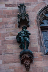 Stutues depicting local trades on the town hall
