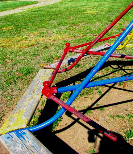 park blue red yellow merrygoround picnik roadsidepark us36 10millionphotos copeco copememorialpark inneedofrepainting