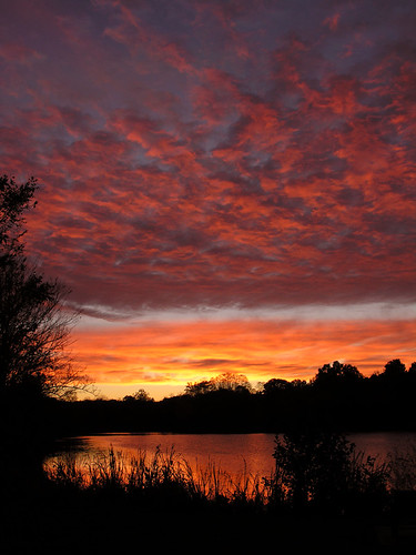 blue sunset red orange lake black reflection yellow clouds listeningto nj watchung dido lifeforrent