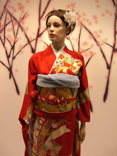 Kimono; Japanese traditional garment: 着物