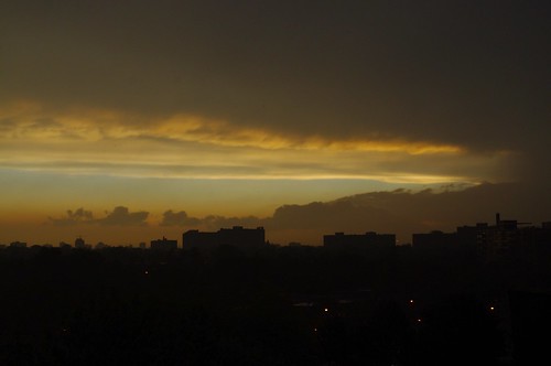 sky toronto ontario storm yellow sunrise grey w stormy etobicoke 5am torontoontario therebeastormabrewin