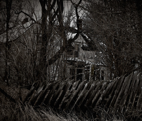 old family house abandoned home rural fence interestingness farm country neglected eerie iowa spooky explore forgotten weathered disused homestead discarded forsaken deserted dilapidated abused picket fallingapart 378 creativenonfiction mcmorr