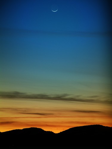 california sunset color silhouette twilight spectrum nevada tahoe sunsets laketahoe getty newmoon prismatic caverock sierranevadamountains waxingcrescent thedarksideofthemoon tahoesunsets quadzillanet impressedbeauty 030808 march82008 63231pm drymoon thegettyten newtzilla