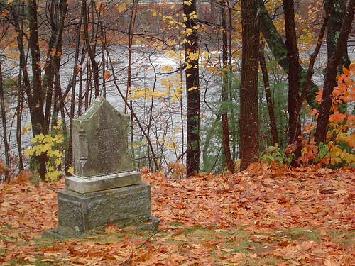 fall cemetery leaves maine graves creativecommons lewiston mounthope