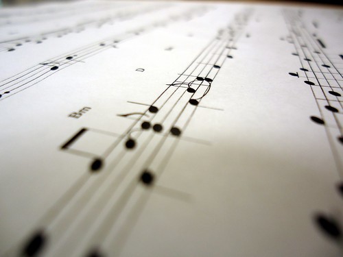 Es la clasificación de la música según el autor, contenido, función e interpretación. Una misma obra musical puede pertenecer a varios géneros musicales.