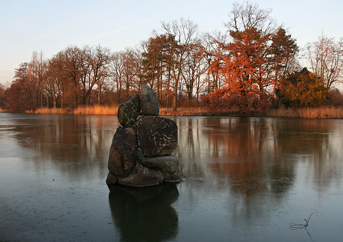 lake reflection rocks unescoworldheritage wörlitz wörlitzerpark
