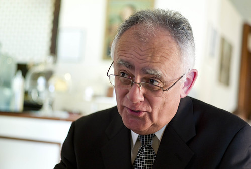 Dr. Roberto Aponte Toro
