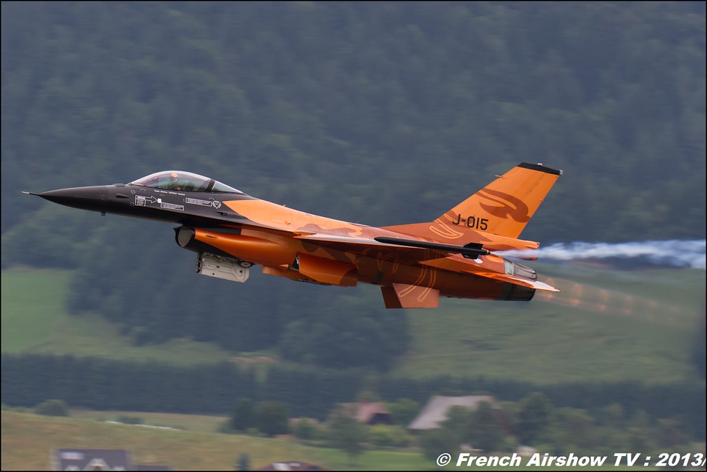 F-16 RNLAF Solo Display at Airpower 2013