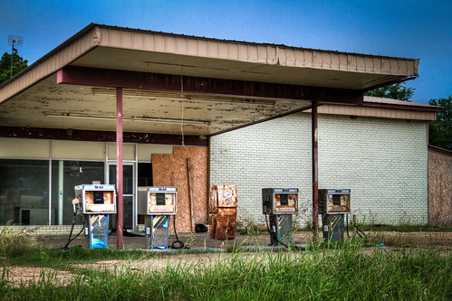 old abandoned station geotagged pumps texas unitedstates angus tx houston roadtrip gas hdr lightroom realistic 2011 photomatix i45 tonemapped ©ianaberle geo:lat=31965552 geo:lon=96421423