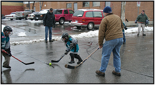 street winter ontario canada hockey fun paul 2008 simcoe mcalister trostan hockeydayincanada 20080209 rotaryclubofnorfolksunrise