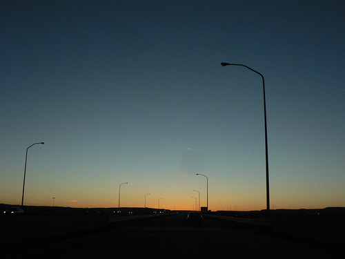 blue sunset sky newmexico highway streetlight horizon gallup lightpole i40