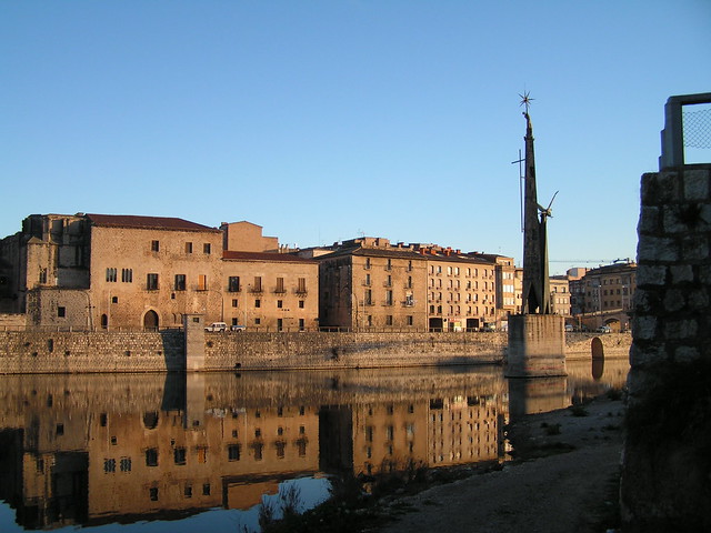 Tortosa: Palau Episcopal i monument franquista de la Batalla de l'Ebre