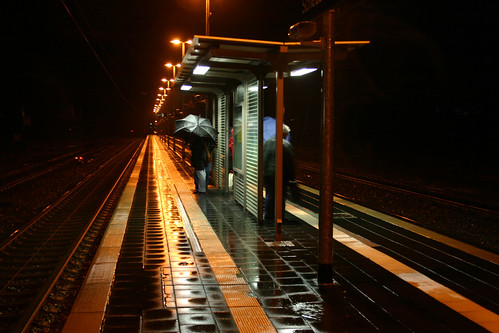 morning rain station umbrella canon december 300d railway bahnhof digitalrebel regen 2007 709 scheeßel klauspeter abigfave