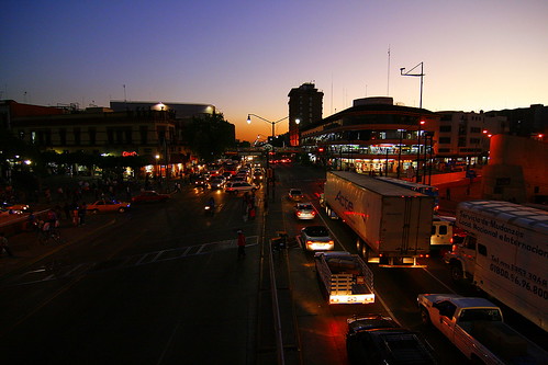 street city sunset urban cars car digital canon geotagged mexico eos rebel dawn lights traffic guadalajara jalisco xti 400d