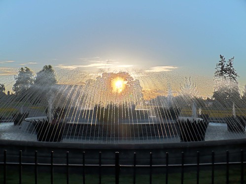 sunset sky fountain campus washington state capital olympia