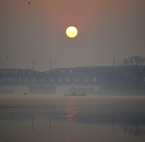 yamuna ghat river sunrise sun boat boating silhouette silhouttes silhoutte nigam bodh ghats kashmere gate delhi new india indian nikon d800 nikond800 70200mm f28 nimitnigam nimit travel wallpaper street streets streetsofindia streetphotography photo photography photos photographs photograph photographer photographers