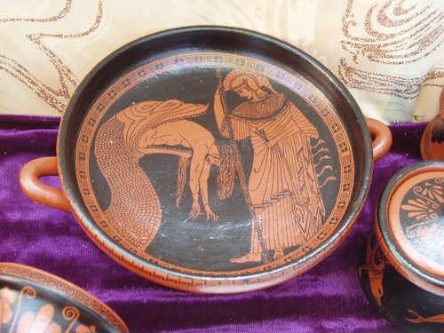 200905130013_reproduction-Greek-pottery