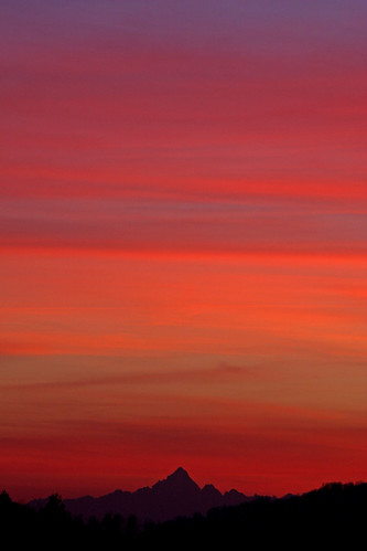 sunset red sky italy orange mountain photoshop montagne canon italia tramonto alice sigma piemonte adobe cielo tamron rosso piedmont nero arancione blach monviso superiore valchiusella canavese 40d
