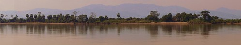 myanmar birmanie burma fleuve river thanlwin bateau boat entre mawlamyaïne et hpaan